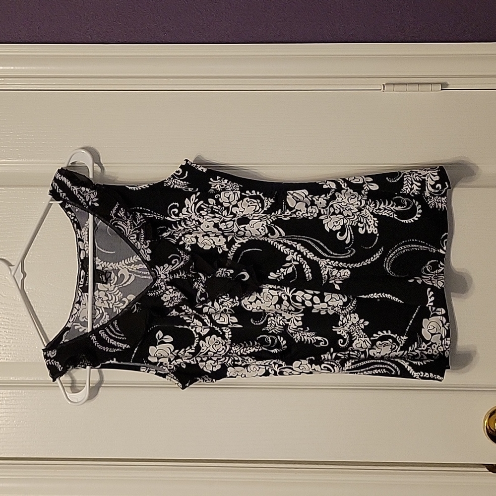 White House Black Market Sleeveless Women's Top